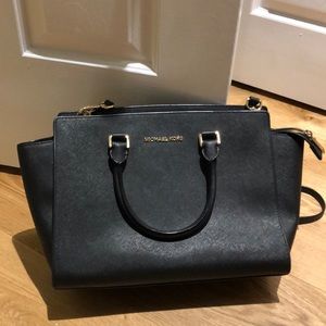 Michael Kors Cross Body Bag/Hand Bag